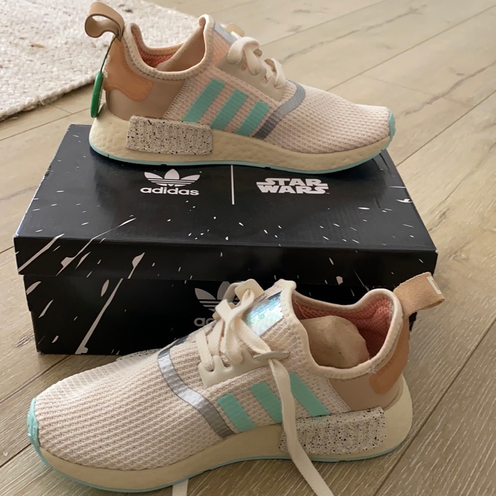 Star Wars / Mandelorian Adidas / Women’s